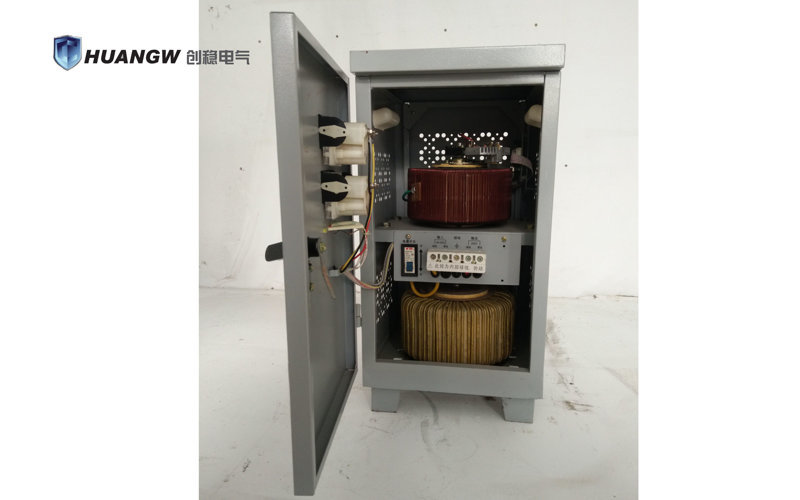 立式高精度全自動交流穩壓器 立式高精度全自動交流穩壓器